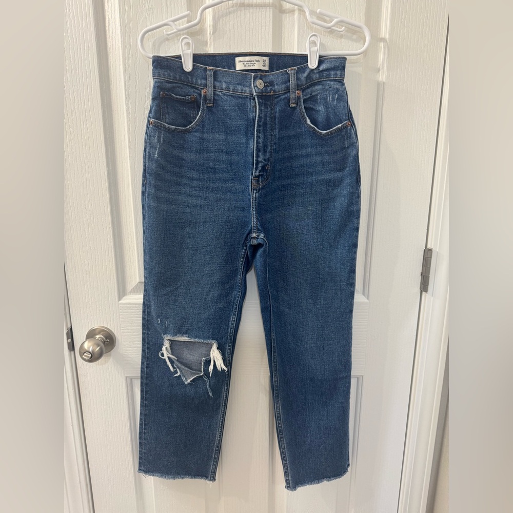 Abercrombie & Fitch Size 6 Short Ankle Straight High Rise Jeans
